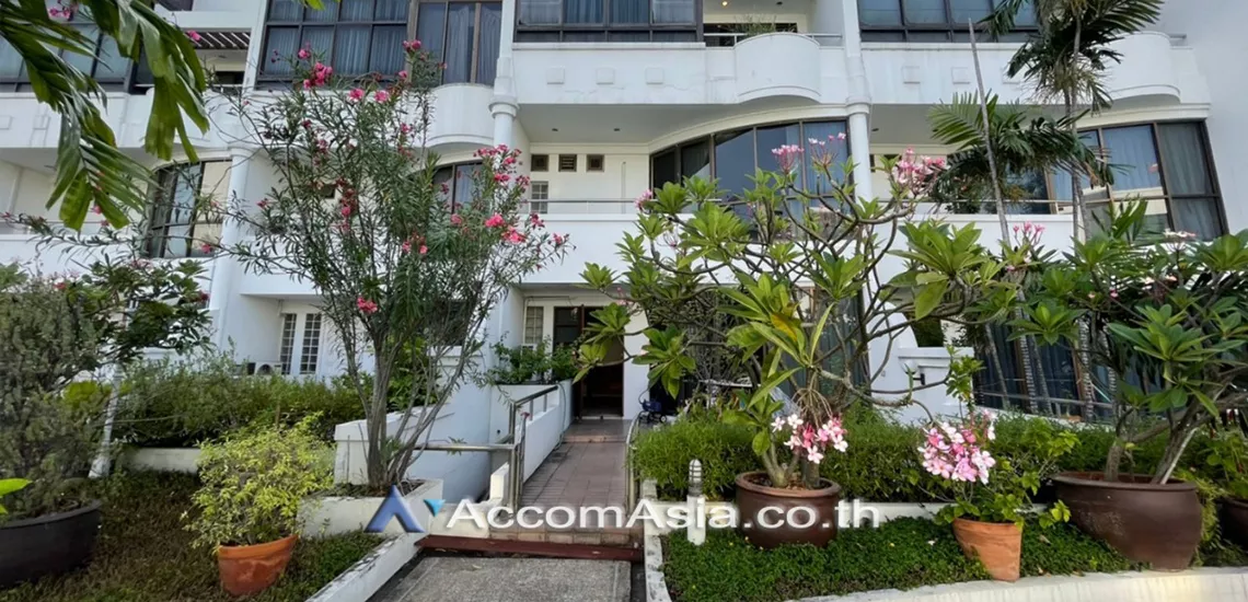 19  4 br Townhouse For Rent in Sathorn ,Bangkok BRT Nararam 3 at Modern style AA27493