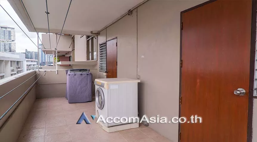 17  3 br Apartment For Rent in Sukhumvit ,Bangkok BTS Phrom Phong at Family Size Desirable AA27508