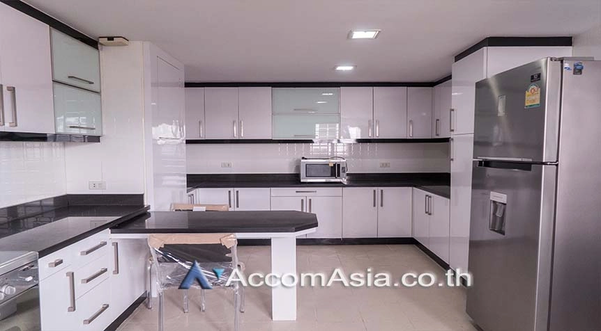unitPet friendly |  3 Bedrooms  Apartment For Rent in Sukhumvit, Bangkok  near BTS Phrom Phong (AA27508)