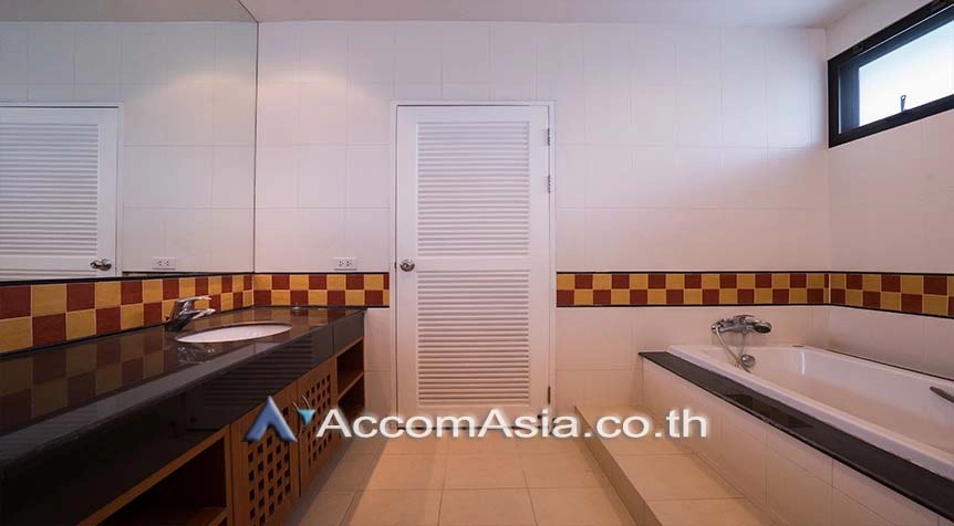 16  3 br House For Rent in Sathorn ,Bangkok BTS Chong Nonsi at Privacy House  in Compound AA27509