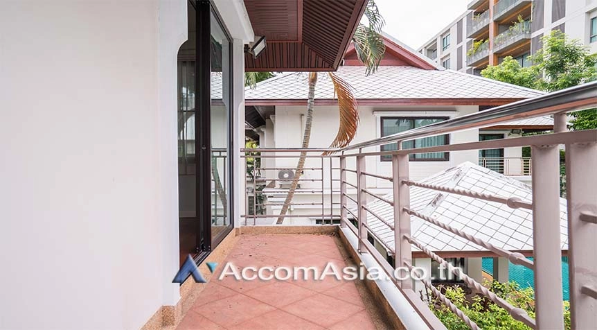 21  3 br House For Rent in Sathorn ,Bangkok BTS Chong Nonsi at Privacy House  in Compound AA27509