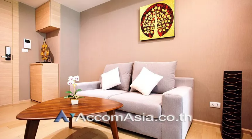  1 Bedroom  Condominium For Rent & Sale in Silom, Bangkok  near BTS Sala Daeng - BTS Chong Nonsi (AA27517)