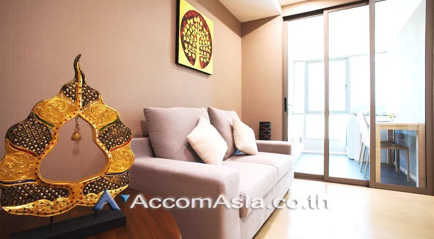 unit 1 Bedroom  Condominium For Rent & Sale in Silom, Bangkok  near BTS Sala Daeng - BTS Chong Nonsi (AA27517)