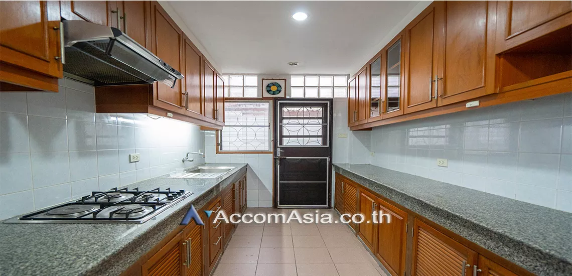 12  4 br House For Rent in Sukhumvit ,Bangkok BTS Phra khanong at Moo Baan Pakamas AA27550