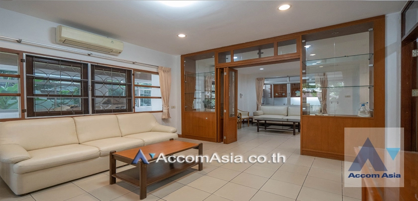 unit 4 Bedrooms  House For Rent & Sale in Sukhumvit, Bangkok  near BTS Phra khanong (AA27550)