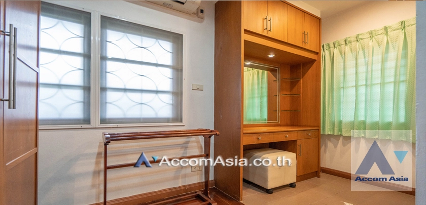 14  4 br House for rent and sale in Sukhumvit ,Bangkok BTS Phra khanong at Moo Baan Pakamas AA27550