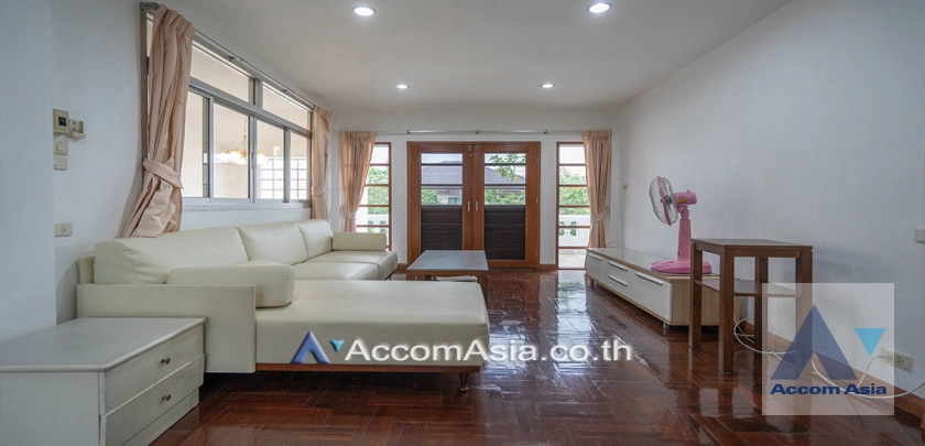5  4 br House for rent and sale in Sukhumvit ,Bangkok BTS Phra khanong at Moo Baan Pakamas AA27550