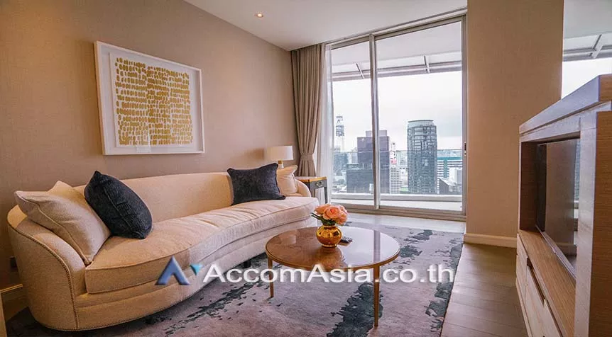  1 Bedroom  Apartment For Rent in Ploenchit, Bangkok  near BTS Ratchadamri (AA27558)