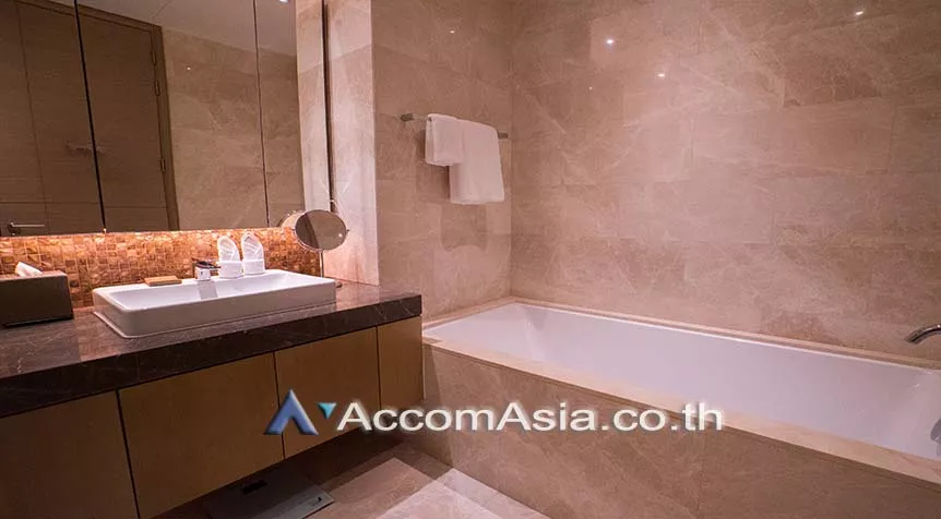 7  2 br Apartment For Rent in Ploenchit ,Bangkok BTS Ratchadamri at Luxury Service Residence AA27559