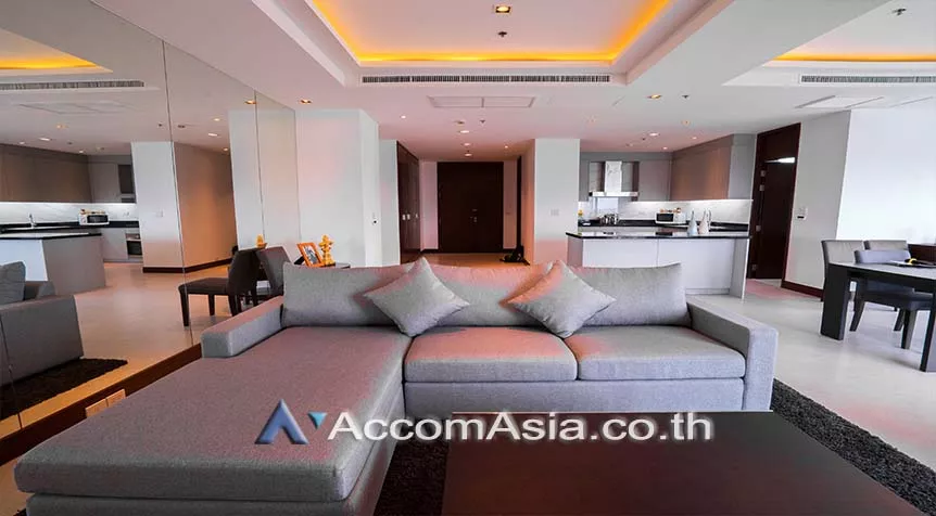 unit 3 Bedrooms  Apartment For Rent in Ploenchit, Bangkok  near BTS Ploenchit (AA27565)