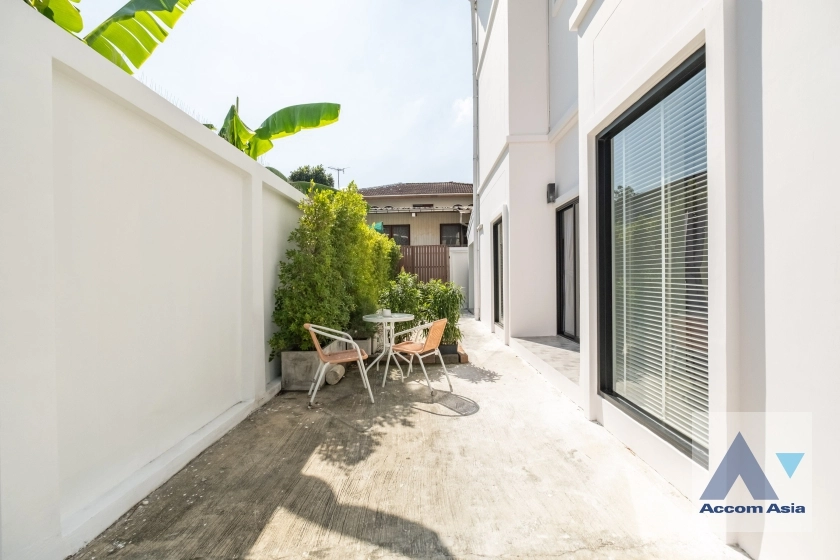 5  3 br House for rent and sale in Sukhumvit ,Bangkok BTS Ekkamai - BTS Phra khanong AA27578