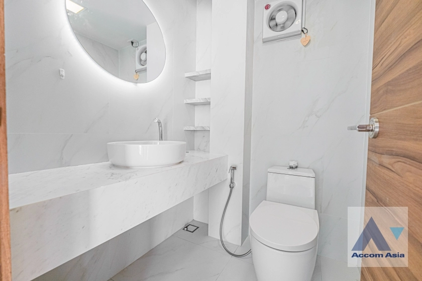 14  3 br House for rent and sale in Sukhumvit ,Bangkok BTS Ekkamai - BTS Phra khanong AA27578