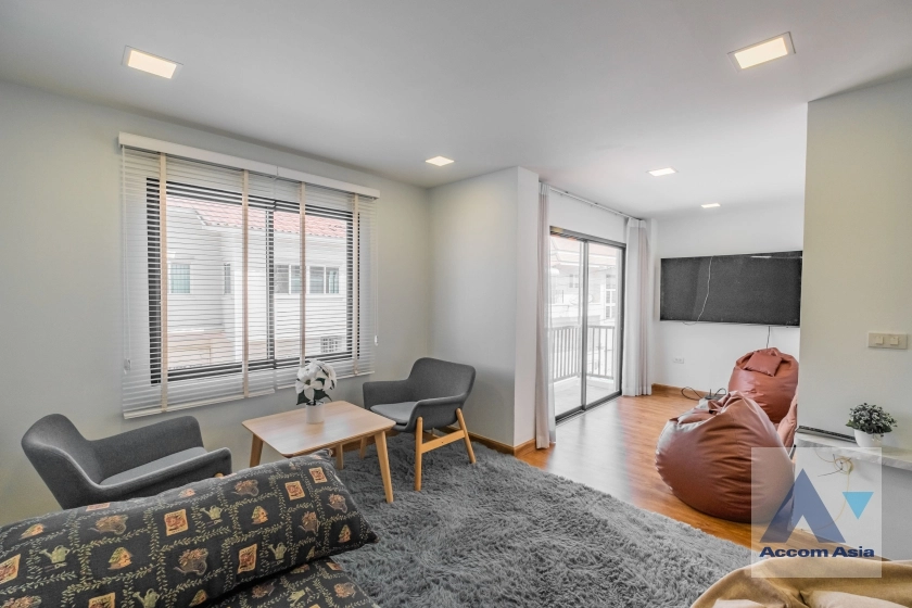 16  3 br House for rent and sale in Sukhumvit ,Bangkok BTS Ekkamai - BTS Phra khanong AA27578