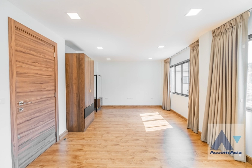 19  3 br House for rent and sale in Sukhumvit ,Bangkok BTS Ekkamai - BTS Phra khanong AA27578