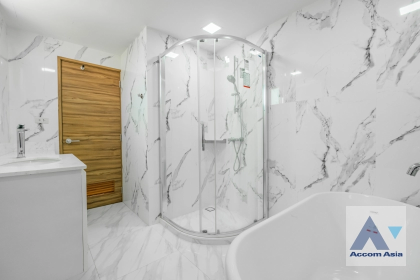 21  3 br House for rent and sale in Sukhumvit ,Bangkok BTS Ekkamai - BTS Phra khanong AA27578