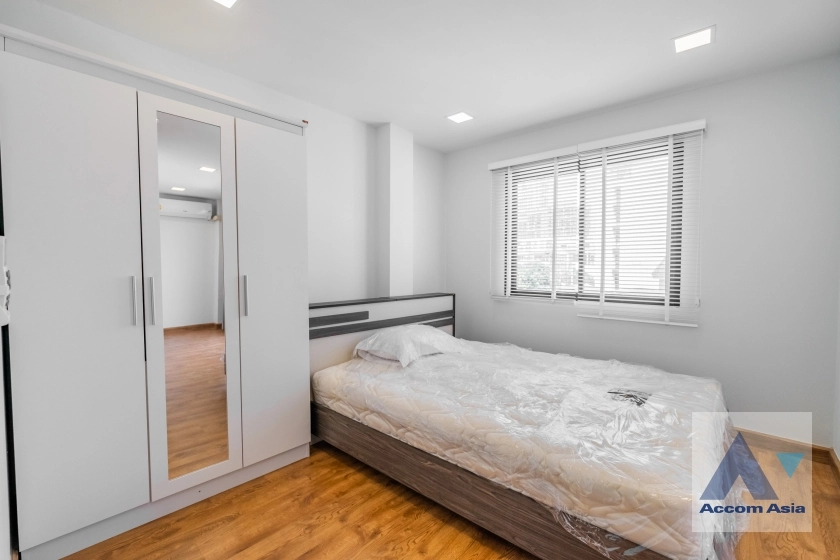 24  3 br House for rent and sale in Sukhumvit ,Bangkok BTS Ekkamai - BTS Phra khanong AA27578