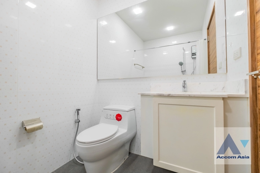 34  3 br House for rent and sale in Sukhumvit ,Bangkok BTS Ekkamai - BTS Phra khanong AA27578