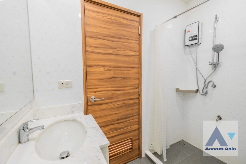 35  3 br House for rent and sale in Sukhumvit ,Bangkok BTS Ekkamai - BTS Phra khanong AA27578