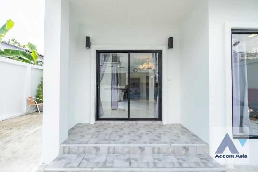 4  3 br House for rent and sale in Sukhumvit ,Bangkok BTS Ekkamai - BTS Phra khanong AA27578