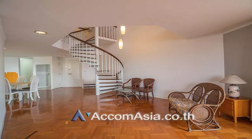 Duplex Condo |  3 Bedrooms  Condominium For Rent in Sukhumvit, Bangkok  near BTS Ekkamai (AA27580)