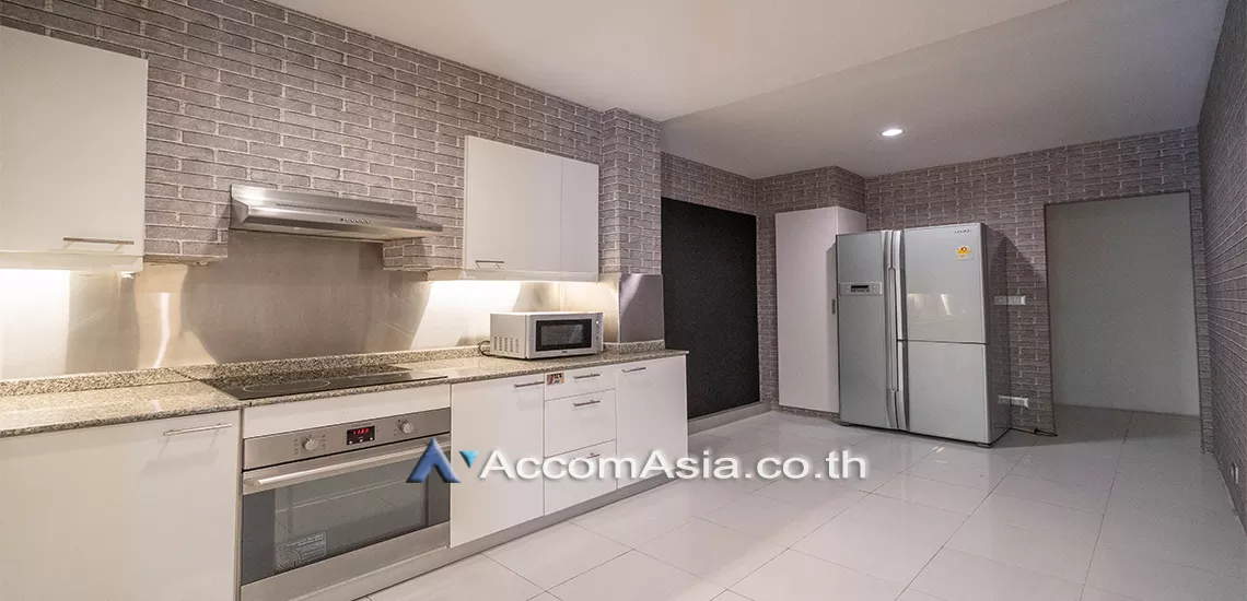 6  3 br Apartment For Rent in Ploenchit ,Bangkok BTS Chitlom - MRT Lumphini at Low-Rise Cozy Apartment, 5 mins walk to Lumpini park AA27586