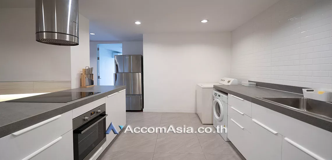unit 3 Bedrooms  Apartment For Rent in Ploenchit, Bangkok  near BTS Chitlom - MRT Lumphini (AA27587)
