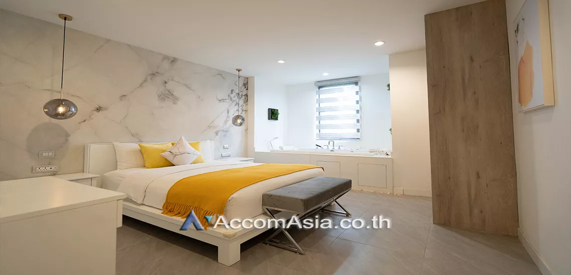 11  3 br Apartment For Rent in Ploenchit ,Bangkok BTS Chitlom - MRT Lumphini at Low-Rise Cozy Apartment, 5 mins walk to Lumpini park AA27587