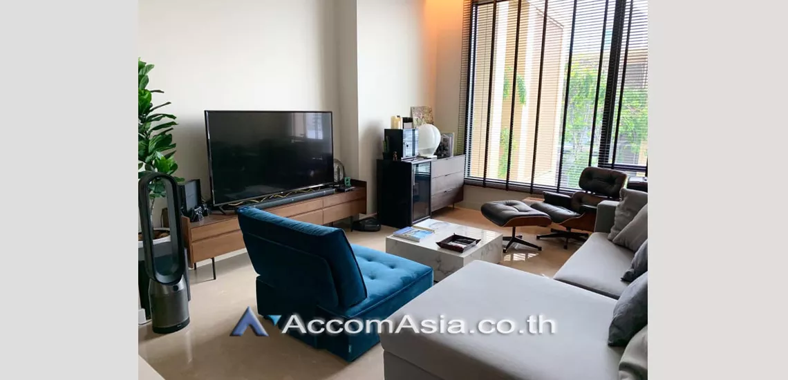 Sindhorn Residence Condominium  1 Bedroom for Sale BTS Chitlom in Ploenchit Bangkok