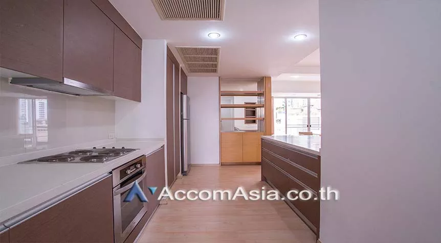 unit 3 Bedrooms  Apartment For Rent in Sukhumvit, Bangkok  near BTS Phrom Phong (AA27606)