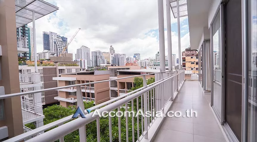 unit 3 Bedrooms  Apartment For Rent in Sukhumvit, Bangkok  near BTS Phrom Phong (AA27606)