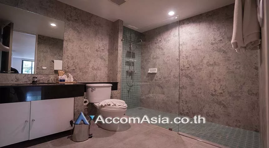 11  3 br Apartment For Rent in Ploenchit ,Bangkok BTS Chitlom - MRT Lumphini at Low-Rise Cozy Apartment, 5 mins walk to Lumpini park AA27607