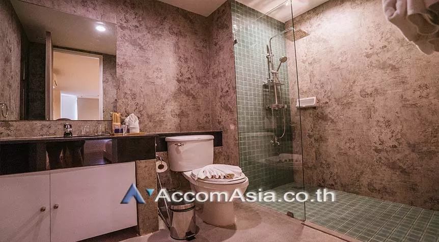 12  3 br Apartment For Rent in Ploenchit ,Bangkok BTS Chitlom - MRT Lumphini at Low-Rise Cozy Apartment, 5 mins walk to Lumpini park AA27607