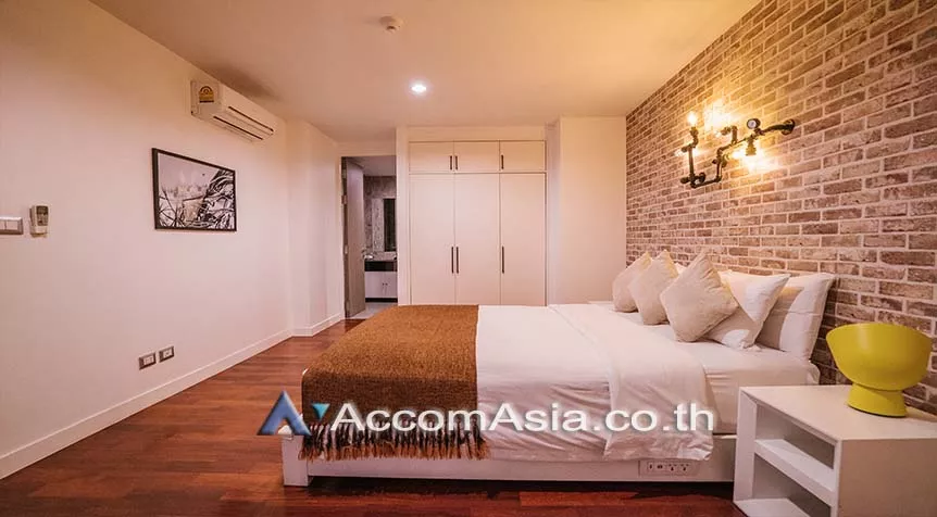 9  3 br Apartment For Rent in Ploenchit ,Bangkok BTS Chitlom - MRT Lumphini at Low-Rise Cozy Apartment, 5 mins walk to Lumpini park AA27607