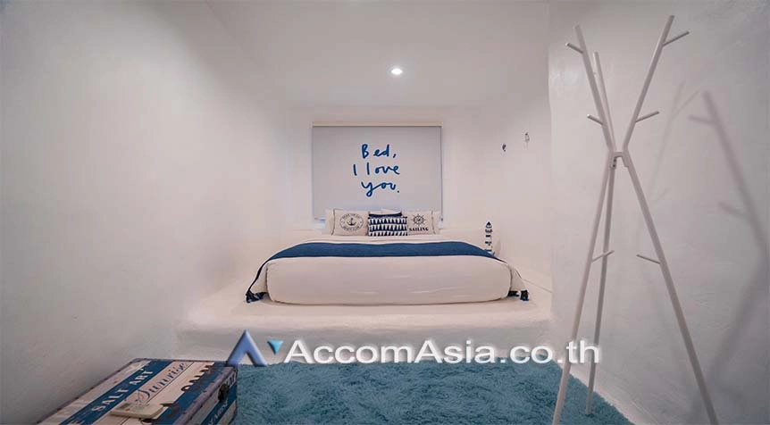 6  4 br Apartment for rent and sale in Ploenchit ,Bangkok BTS Chitlom - MRT Lumphini at Low-Rise Cozy Apartment, 5 mins walk to Lumpini park AA27608
