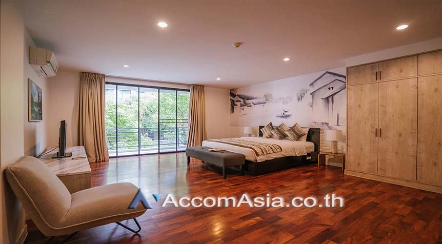 8  4 br Apartment for rent and sale in Ploenchit ,Bangkok BTS Chitlom - MRT Lumphini at Low-Rise Cozy Apartment, 5 mins walk to Lumpini park AA27608