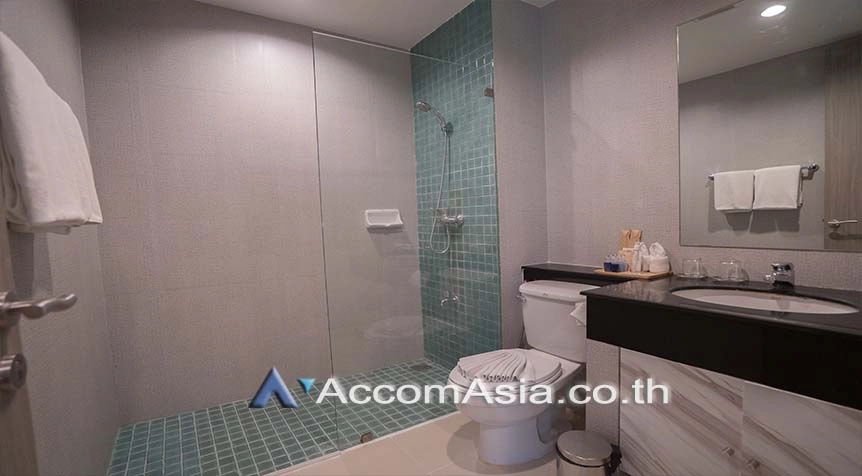 10  4 br Apartment for rent and sale in Ploenchit ,Bangkok BTS Chitlom - MRT Lumphini at Low-Rise Cozy Apartment, 5 mins walk to Lumpini park AA27608