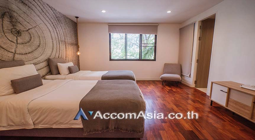 7  4 br Apartment for rent and sale in Ploenchit ,Bangkok BTS Chitlom - MRT Lumphini at Low-Rise Cozy Apartment, 5 mins walk to Lumpini park AA27608