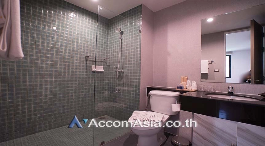 10  3 br Apartment For Rent in Ploenchit ,Bangkok BTS Chitlom - MRT Lumphini at Low-Rise Cozy Apartment, 5 mins walk to Lumpini park AA27610