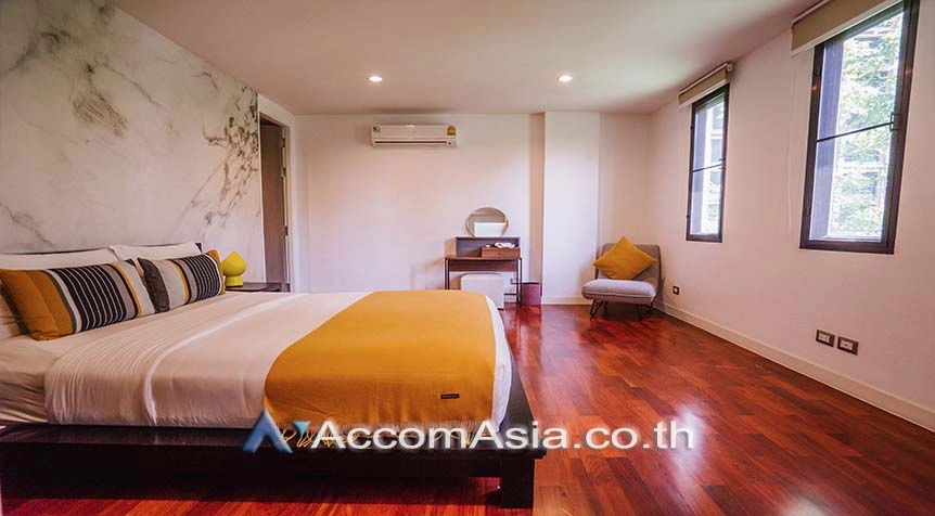 6  3 br Apartment For Rent in Ploenchit ,Bangkok BTS Chitlom - MRT Lumphini at Low-Rise Cozy Apartment, 5 mins walk to Lumpini park AA27610