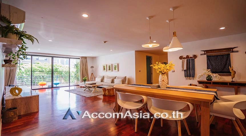unit 3 Bedrooms  Apartment For Rent in Ploenchit, Bangkok  near BTS Chitlom - MRT Lumphini (AA27610)