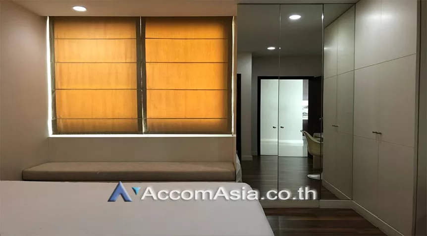  2 Bedrooms  Condominium For Rent in Ploenchit, Bangkok  near BTS Ratchadamri (AA27619)