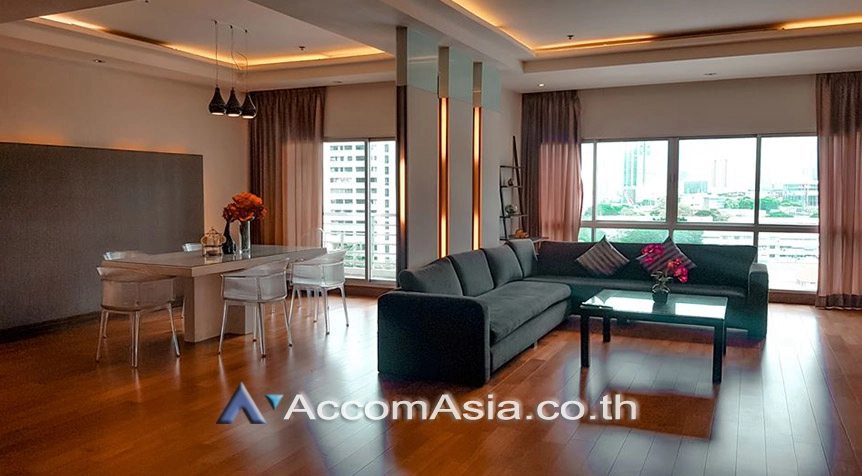 unit 4 Bedrooms  Apartment For Rent in Ploenchit, Bangkok  near BTS Ploenchit (AA27636)