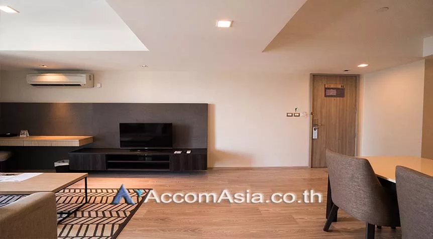 Pet friendly |  2 Bedrooms  Apartment For Rent in Sukhumvit, Bangkok  near BTS Ekkamai (AA27643)