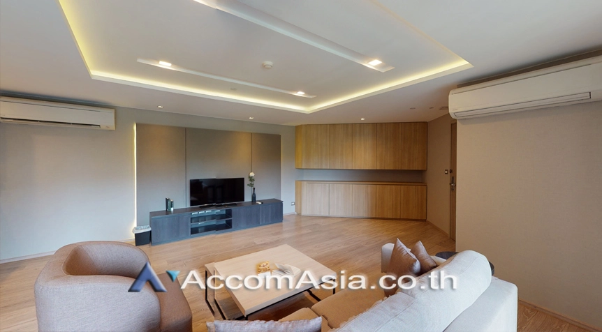  2 Bedrooms  Apartment For Rent in Sukhumvit, Bangkok  near BTS Ekkamai (AA27644)