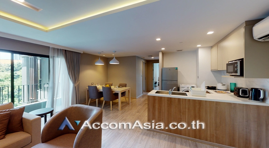  2 Bedrooms  Apartment For Rent in Sukhumvit, Bangkok  near BTS Ekkamai (AA27644)