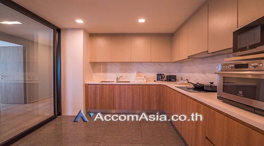Pet friendly |  3 Bedrooms  Apartment For Rent in Sukhumvit, Bangkok  near BTS Ekkamai (AA27645)