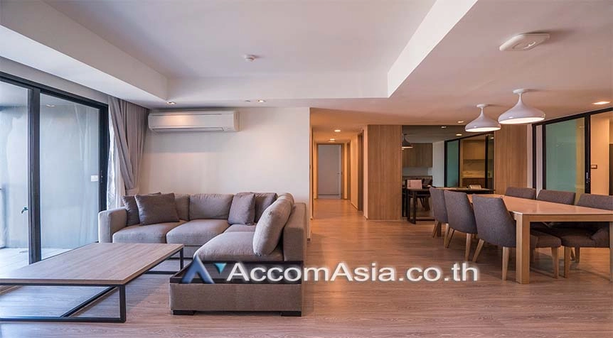 Pet friendly |  3 Bedrooms  Apartment For Rent in Sukhumvit, Bangkok  near BTS Ekkamai (AA27646)