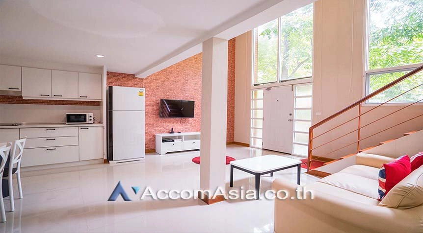 unitPet friendly |  3 Bedrooms  Townhouse For Rent & Sale in Sukhumvit, Bangkok  near BTS Thong Lo (AA27653)