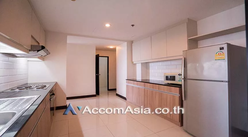 4  3 br Apartment for rent and sale in Sukhumvit ,Bangkok BTS Ekkamai at High-Rise Living with a Large Balcony Apartment in Ekkamai AA27660