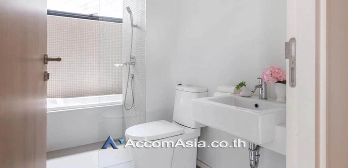 8  2 br Condominium For Sale in Ploenchit ,Bangkok BTS Ploenchit at The Nest Ploenchit AA27699